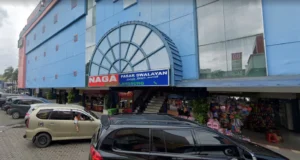 naga swalayan pondok gede