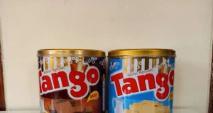 tango wafer kaleng